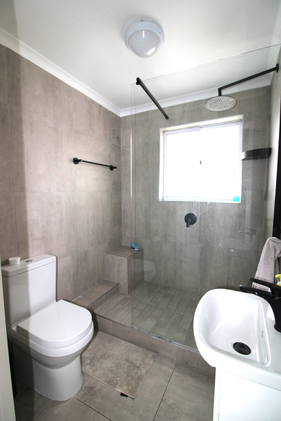 To Let 2 Bedroom Property for Rent in Table View Western Cape